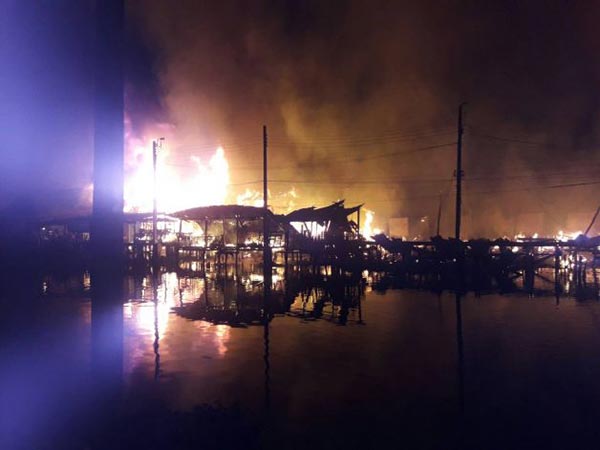 ไฟไหม้ชุมชน ไฟไหม้ชุมชน