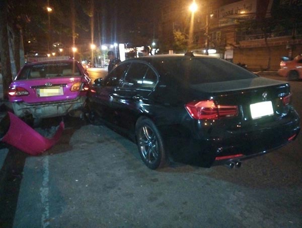 บีเอ็มชนแท็กซี่ บีเอ็มชนแท็กซี่