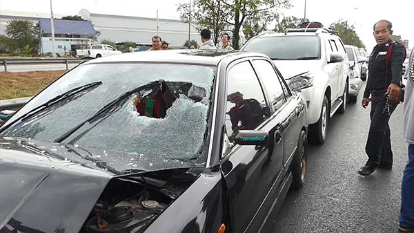 รถชนกัน รถชนกัน