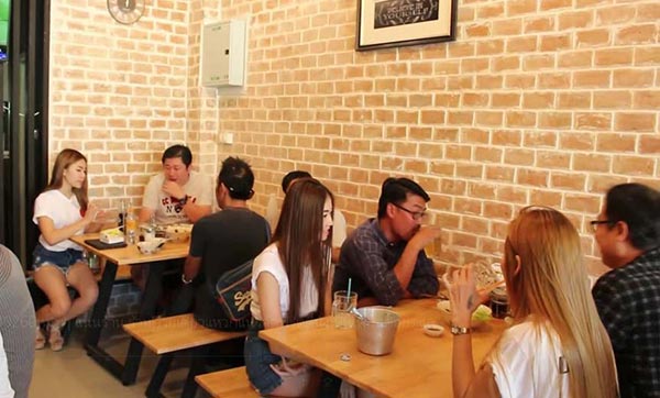 ร้านก๋วยเตี๋ยวแซ่บ ร้านก๋วยเตี๋ยวแซ่บ