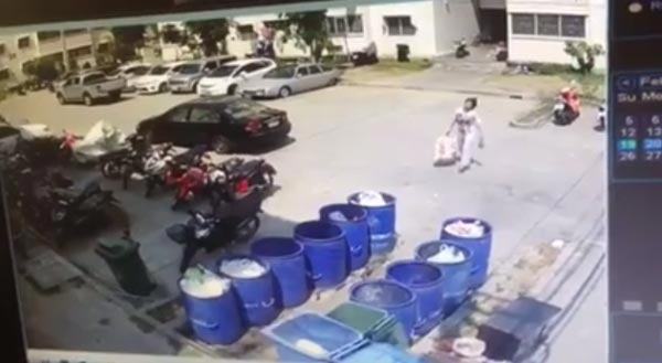 ทิ้งทารกลงถังขยะ ทิ้งทารกลงถังขยะ