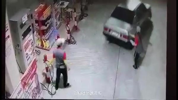 เบนซ์เบี้ยวเงินเติมแก๊ส เบนซ์เบี้ยวเงินเติมแก๊ส