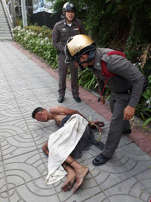 ชายเปลือยกาย ชายเปลือยกาย