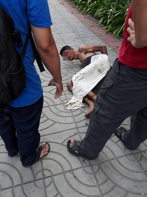 ชายเปลือยกาย ชายเปลือยกาย