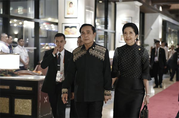 ประยุทธ์ จันทร์โอชา ประยุทธ์ จันทร์โอชา