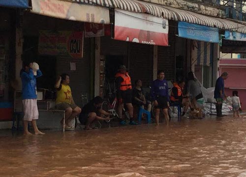 น้ำท่วมเลย น้ำท่วมเลย