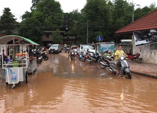 น้ำท่วมเลย น้ำท่วมเลย