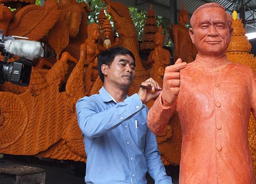 แกะสลักเทียนพรรษา แกะสลักเทียนพรรษา