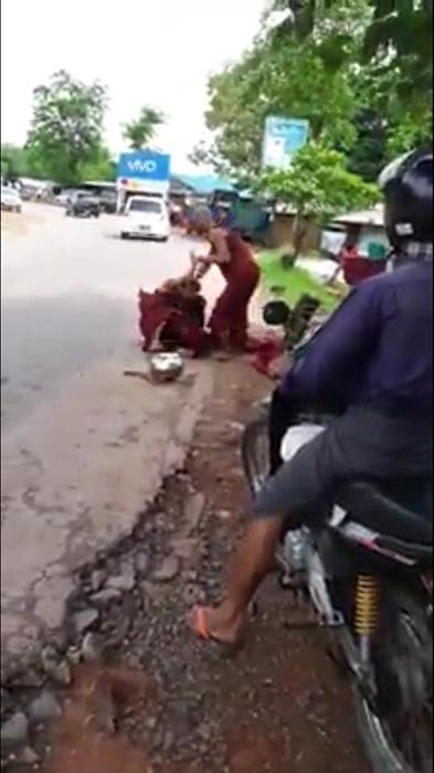 พระต่อยกัน พระต่อยกัน