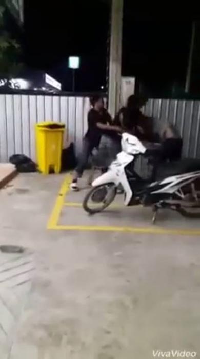 รุมกระทืบ รุมกระทืบ