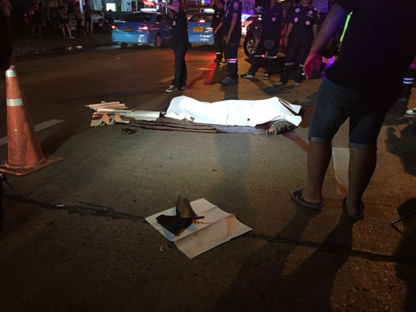 ขี่บิ๊กไบค์ชนท้ายรถ 6 ล้อ ขี่บิ๊กไบค์ชนท้ายรถ 6 ล้อ