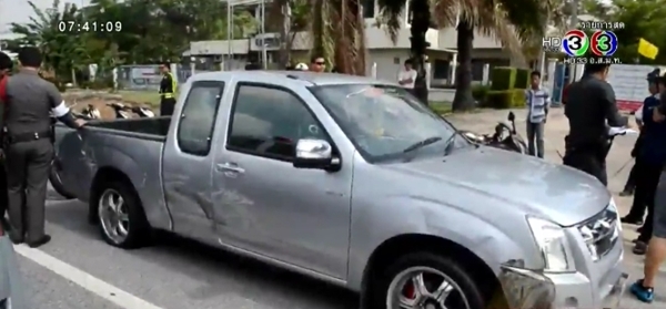 ตำรวจสกัดจับกระบะแหกด่าน ตำรวจสกัดจับกระบะแหกด่าน