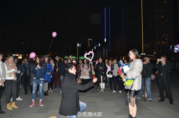 สาวปฏิเสธแต่งงานเพราะเพชรเล็กไป สาวปฏิเสธแต่งงานเพราะเพชรเล็กไป