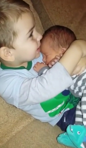 พี่หวงน้อง พี่หวงน้อง