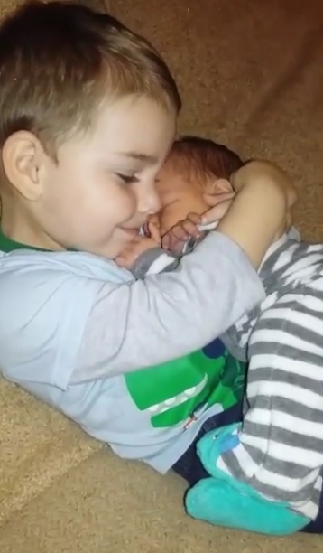 พี่หวงน้อง พี่หวงน้อง