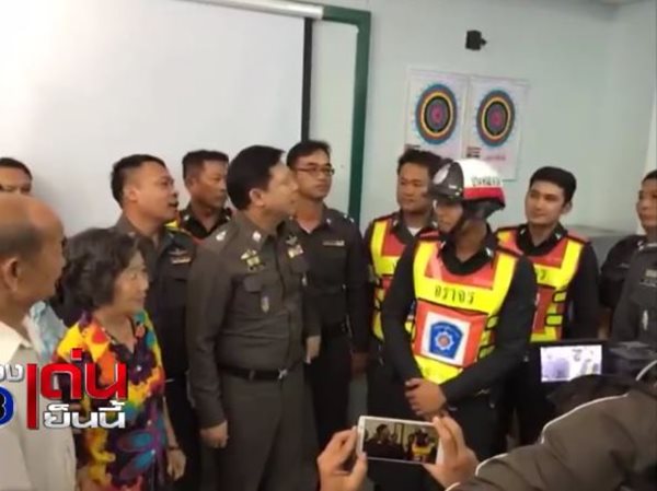 คลิปตำรวจไล่ล่าคนร้าย คลิปตำรวจไล่ล่าคนร้าย