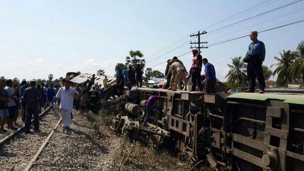 รถไฟสายใต้ชนรถบรรทุกขนวัว รถไฟสายใต้ชนรถบรรทุกขนวัว