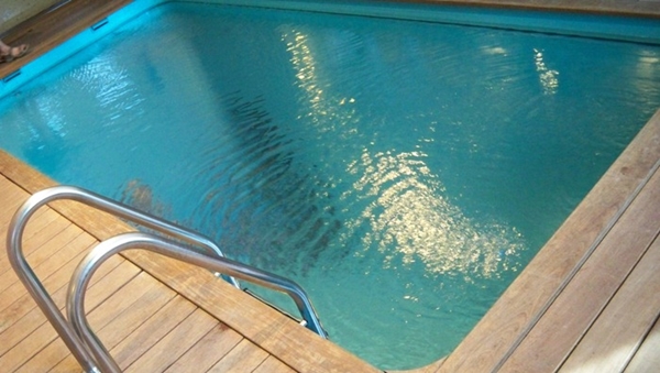 สระว่ายน้ำ สระว่ายน้ำ