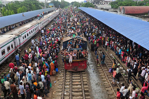 นั่งหลังคารถไฟ นั่งหลังคารถไฟ