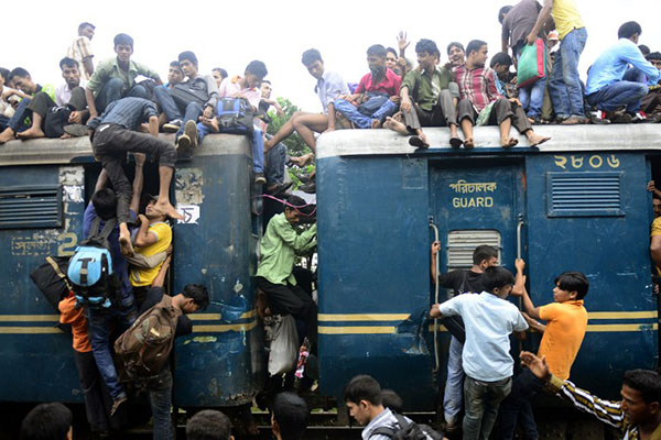 นั่งหลังคารถไฟ นั่งหลังคารถไฟ