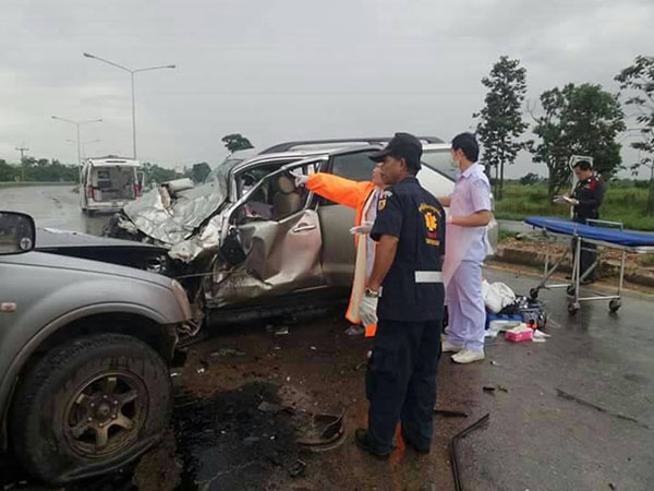 กระบะชนฝรั่งดับ กระบะชนฝรั่งดับ