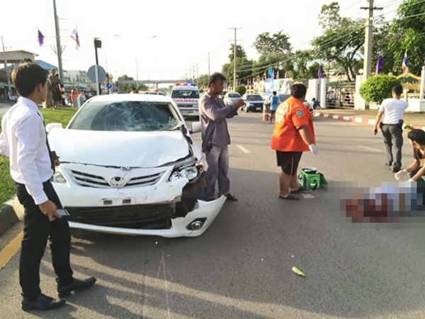 มอเตอร์ไซค์ปาดหน้ารถเก๋งโดนชนขาขาด มอเตอร์ไซค์ปาดหน้ารถเก๋งโดนชนขาขาด