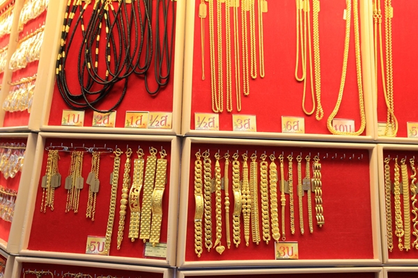 ร่างทรงดังขโมยทองมอบตัว ร่างทรงดังขโมยทองมอบตัว