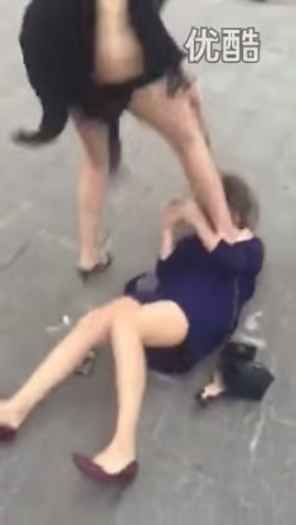 เมียหลวงตบเมียน้อย เมียหลวงตบเมียน้อย