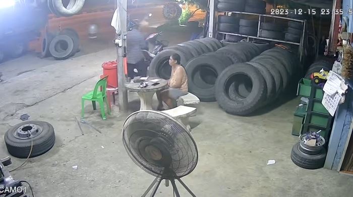 ยางระเบิด ยางระเบิด