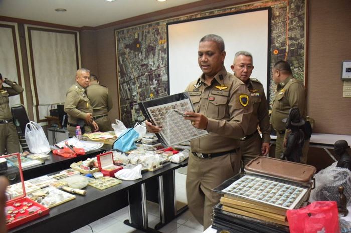 ยกเค้าเกลี้ยงทั้งบ้าน ยกเค้าเกลี้ยงทั้งบ้าน