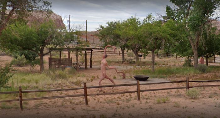 รูปปั้น ประหลาด รูปปั้น ประหลาด