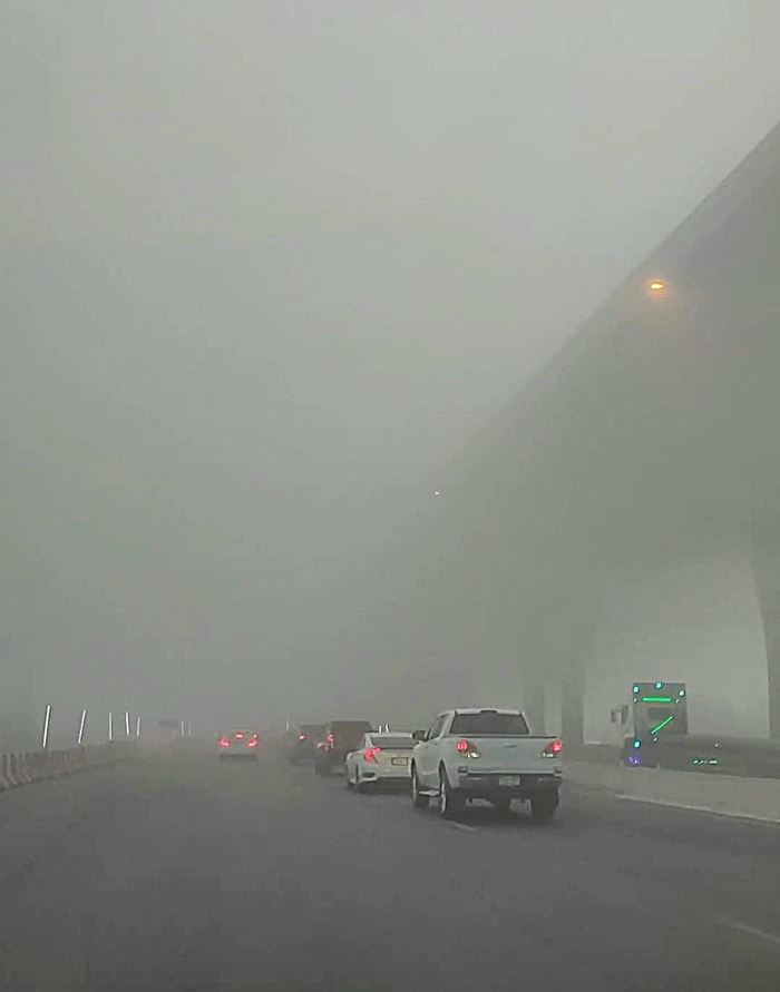 ฝุ่น ฝุ่น