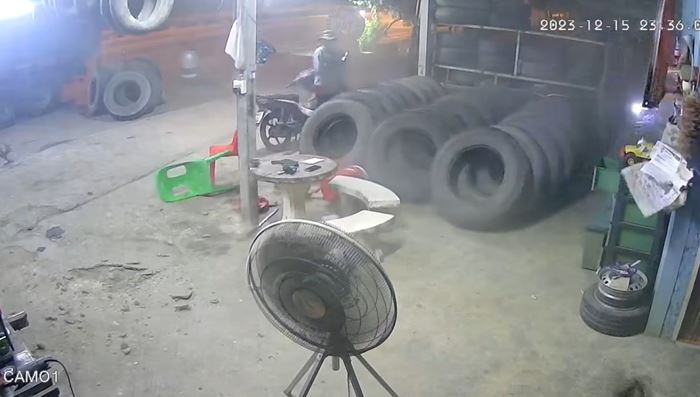 ยางระเบิด ยางระเบิด