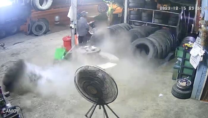 ยางระเบิด ยางระเบิด