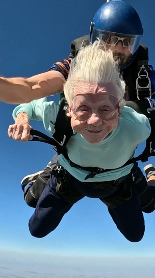 กระโดดร่ม กระโดดร่ม