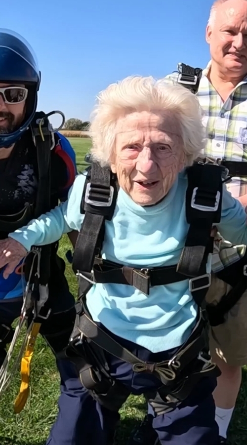 กระโดดร่ม กระโดดร่ม