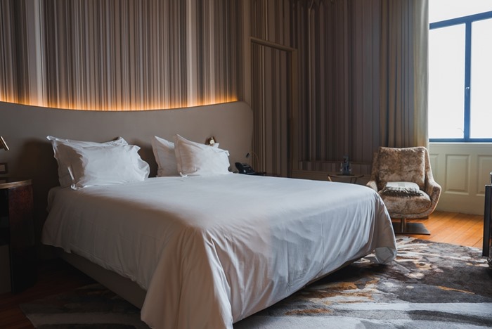 สื่อนอกตีข่าว คู่รักพัก รร. หรูที่ไทย ลืมของไว้ไม่ถึง ชม. หายกริบ สื่อนอกตีข่าว คู่รักพัก รร. หรูที่ไทย ลืมของไว้ไม่ถึง ชม. หายกริบ