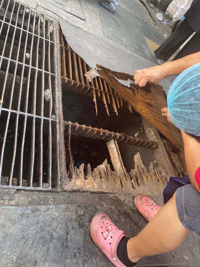 ฝาท่อระบายน้ำ ฝาท่อระบายน้ำ