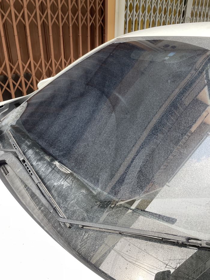 จอดรถสนามบินดอนเมือง เป็นคราบขาวล้างไม่ออก จอดรถสนามบินดอนเมือง เป็นคราบขาวล้างไม่ออก