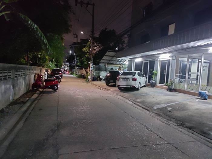 ที่จอดรถ ที่จอดรถ