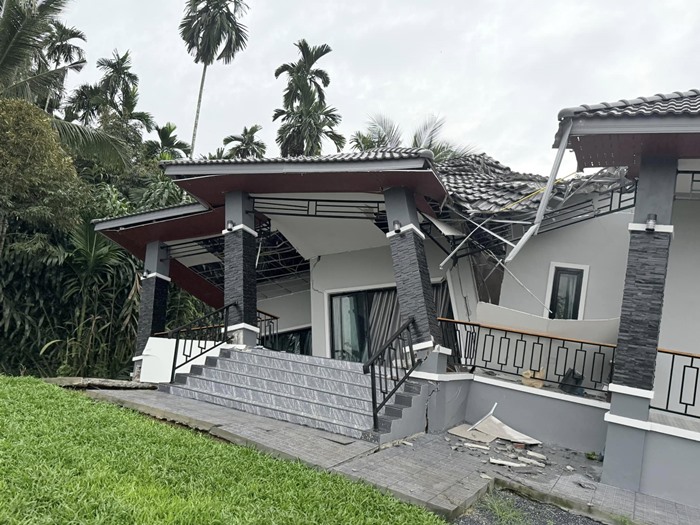 สร้างบ้านได้ 3 เดือน ดินทรุดบ้านพังทั้งหลัง สร้างบ้านได้ 3 เดือน ดินทรุดบ้านพังทั้งหลัง