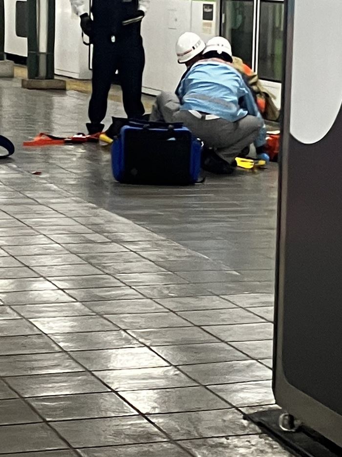 แทงคนบนรถไฟ แทงคนบนรถไฟ