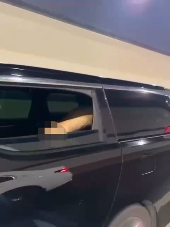 มีเซ็กส์บนรถ มีเซ็กส์บนรถ