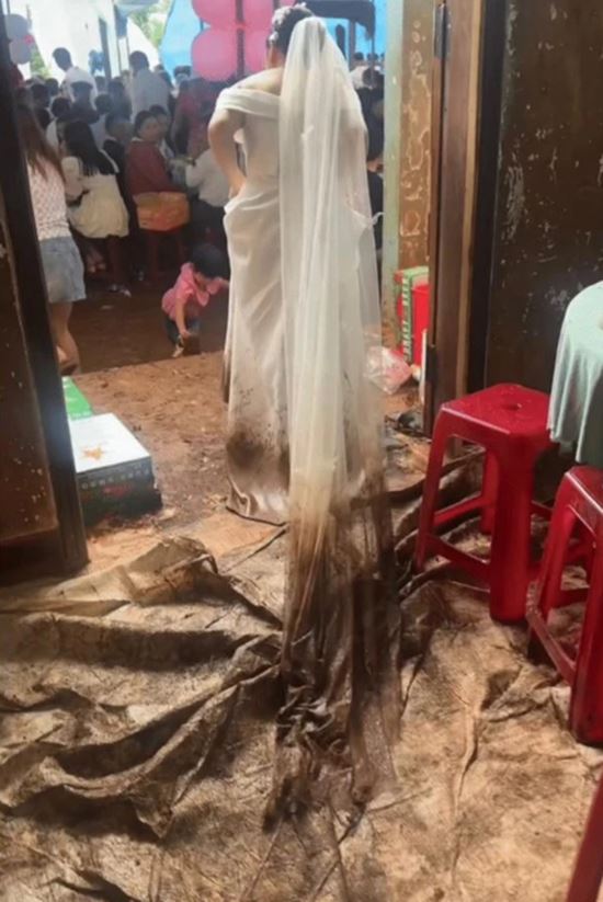 ชุดเจ้าสาว ชุดเจ้าสาว