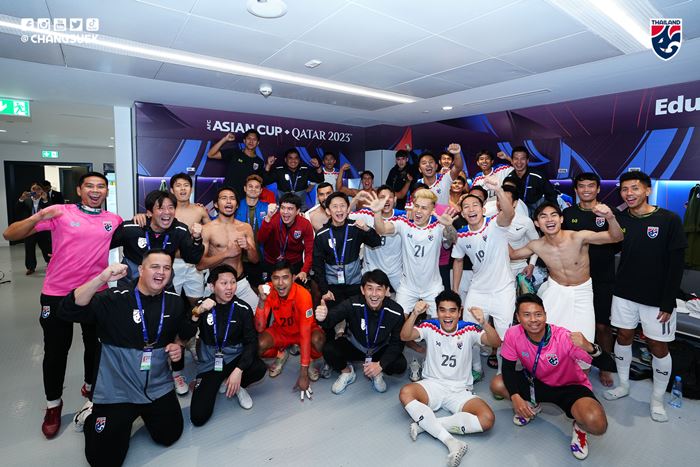 ฟุตบอลทีมชาติไทย ฟุตบอลทีมชาติไทย