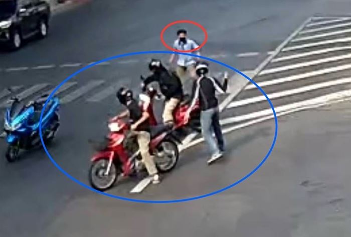 โจ๋อุกอาจ 3 รุม 1 โจ๋อุกอาจ 3 รุม 1