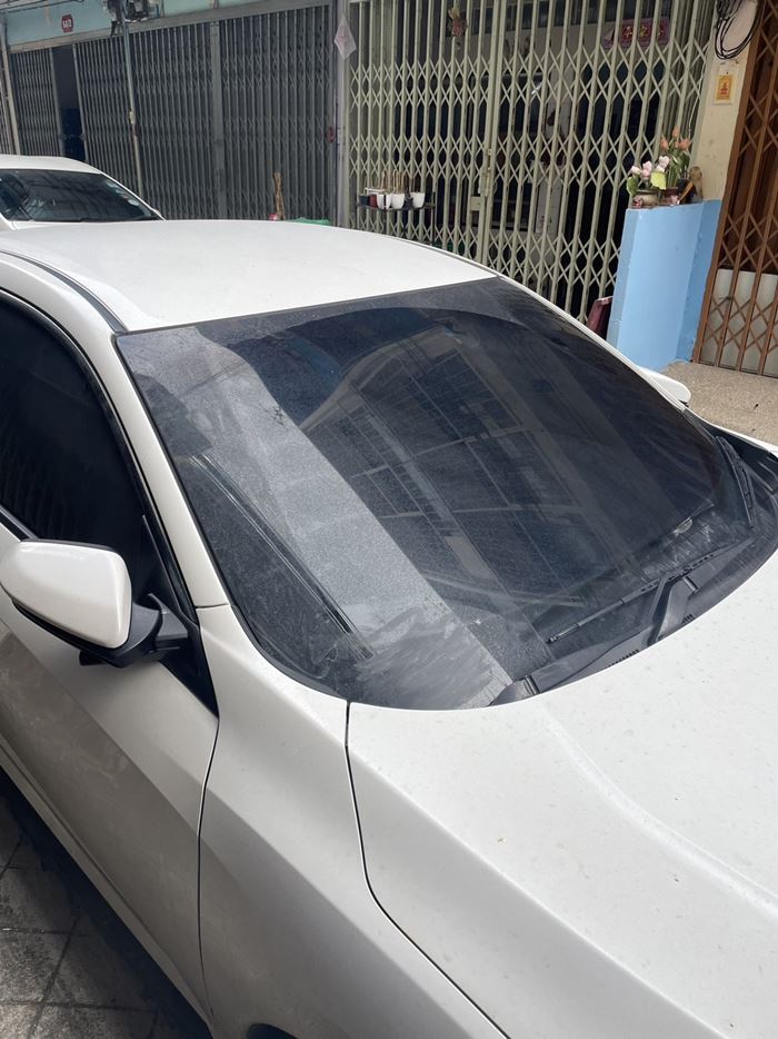 จอดรถสนามบินดอนเมือง เป็นคราบขาวล้างไม่ออก จอดรถสนามบินดอนเมือง เป็นคราบขาวล้างไม่ออก