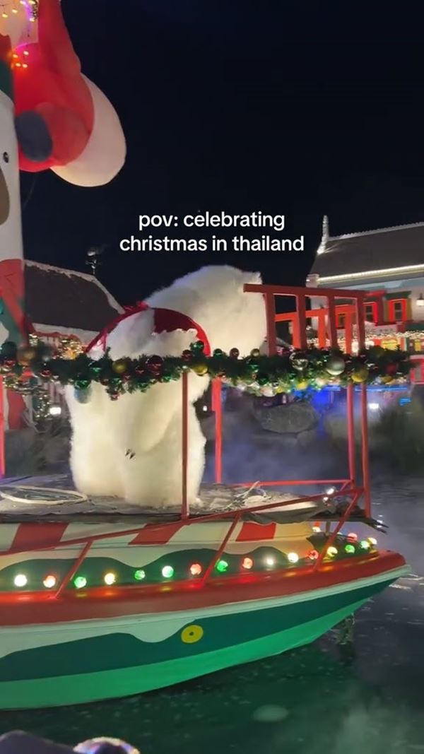 เที่ยวคริสต์มาสเมืองไทย เจอมาสคอสพ่นไฟ เต้นร่างแทบหลุด เที่ยวคริสต์มาสเมืองไทย เจอมาสคอสพ่นไฟ เต้นร่างแทบหลุด