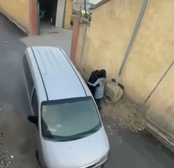 คนกอดกัน คนกอดกัน