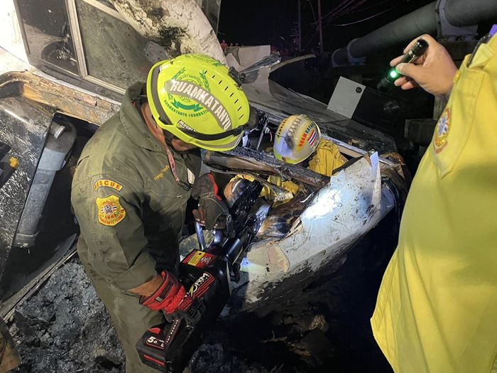 รถตกคลอง รถตกคลอง